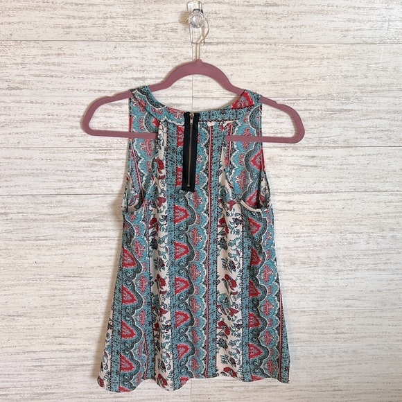 C Sleeveless Blouse l Size M - Picture 2 of 6